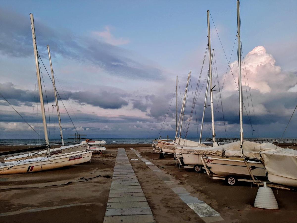 Hotel Amalfi Rimini Exteriör bild