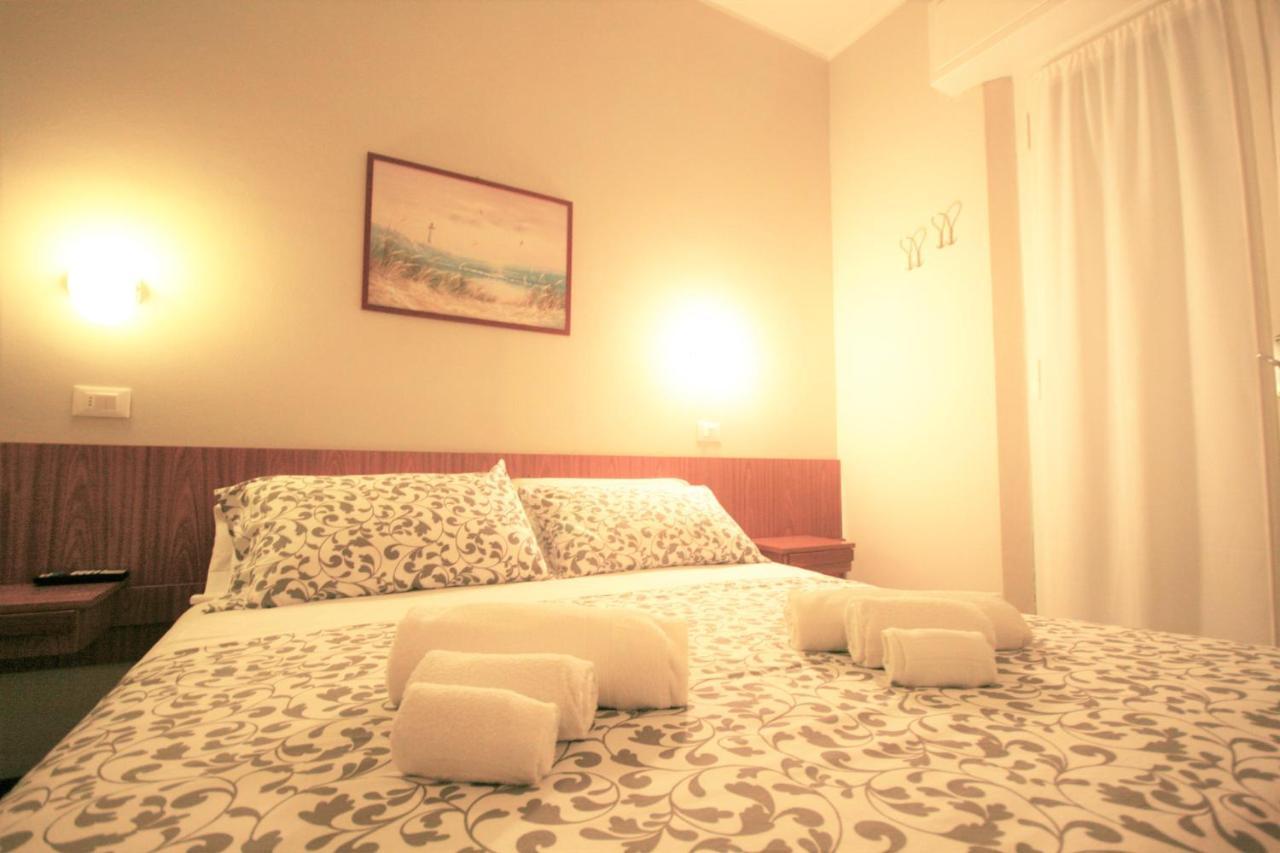 Hotel Amalfi Rimini Exteriör bild