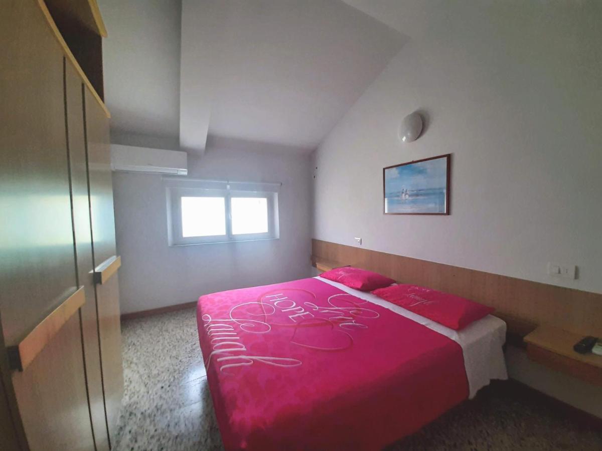 Hotel Amalfi Rimini Exteriör bild