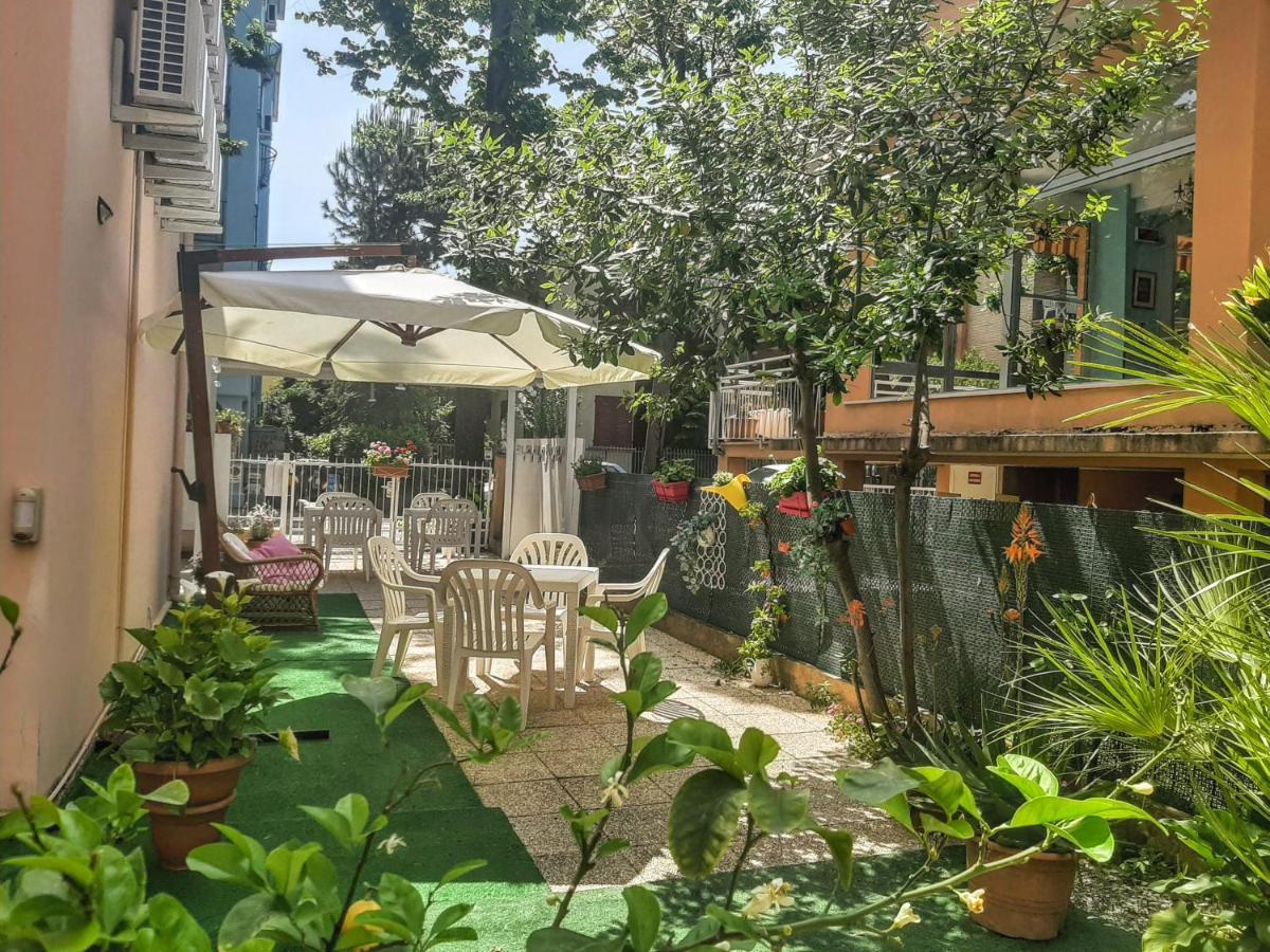 Hotel Amalfi Rimini Exteriör bild