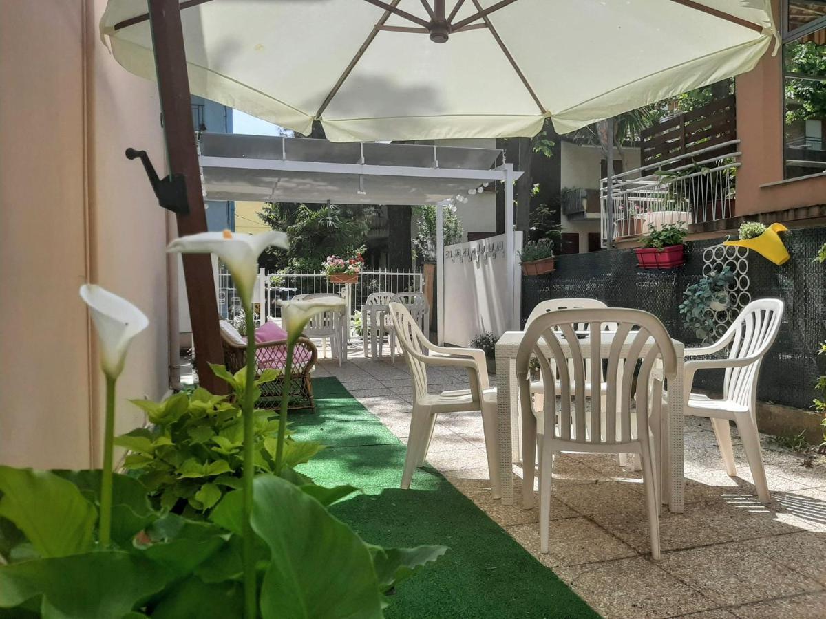 Hotel Amalfi Rimini Exteriör bild