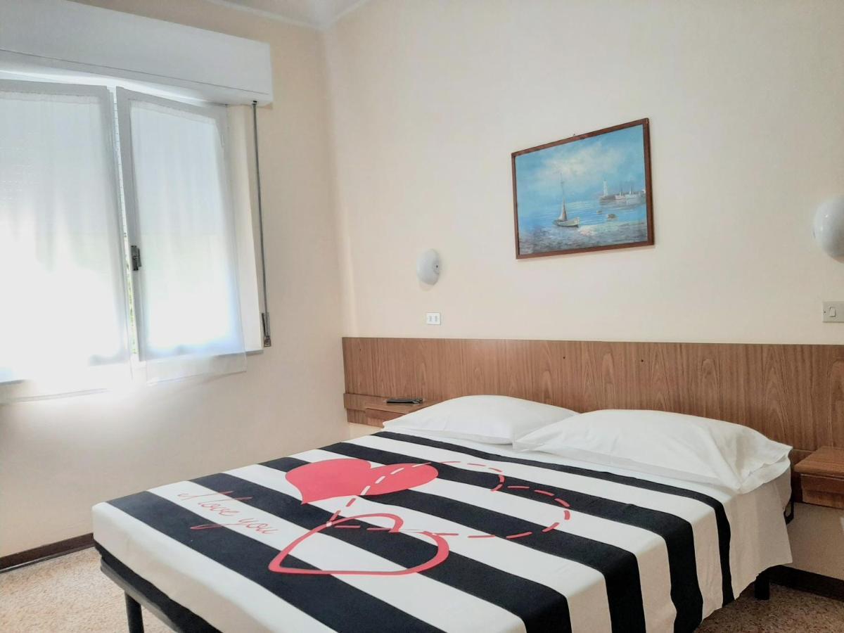 Hotel Amalfi Rimini Exteriör bild